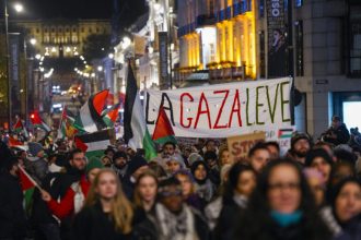 Ογκώδεις διαδηλώσεις σε Ουάσιγκτον και Λονδίνο για την κατάπαυση του πυρός στη Γάζα