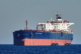 Kαλά στην υγεία τους και ασφαλείς οι 19 ναυτικοί του δεξαμενόπλοιου ST. NIKOLAS