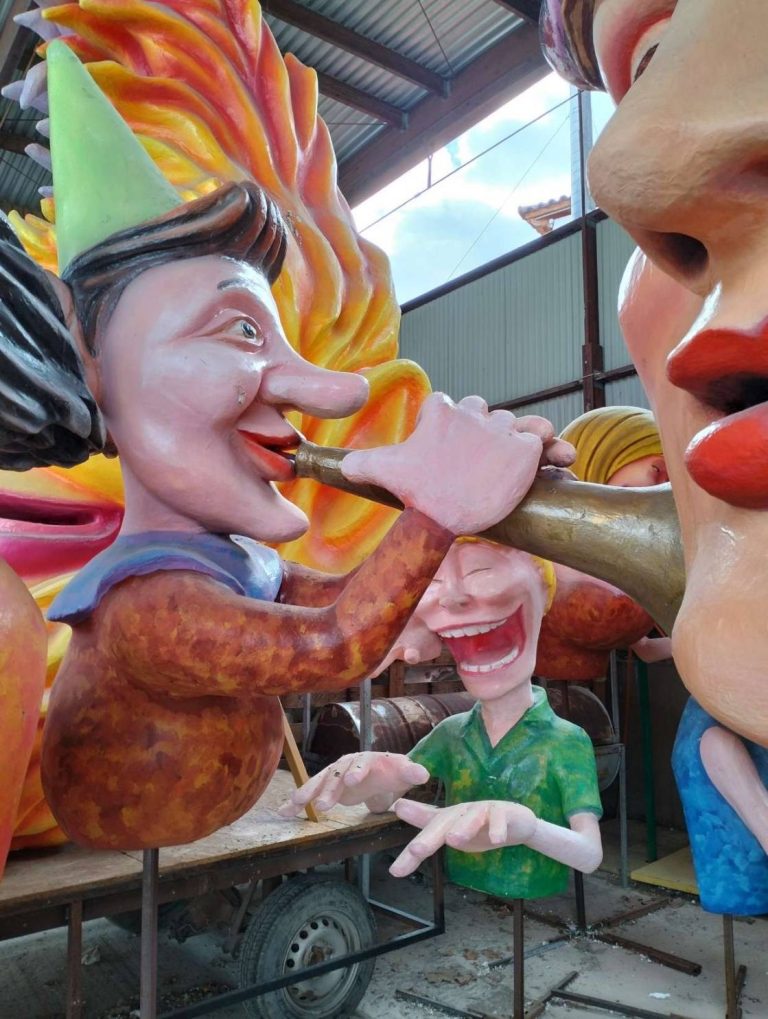 Πάτρα: Καρναβαλικά στοιχεία προς πώληση σε ενδιαφερόμενους φορείς και ιδιώτες