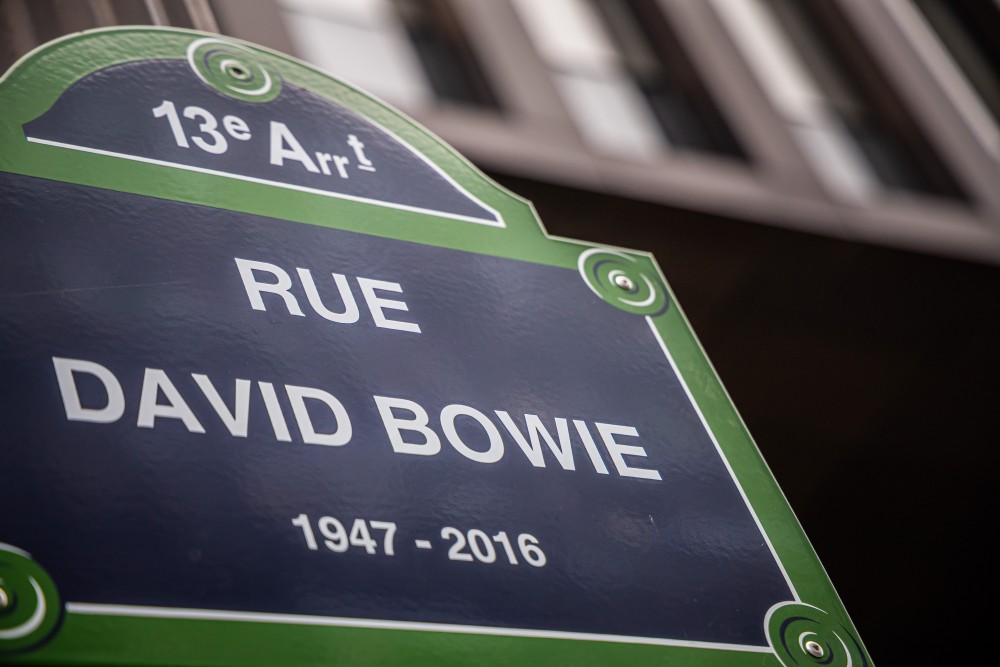 Παρίσι: Εγκαινιάστηκε δρόμος που φέρει το όνομα του Ντέιβιντ Μπόουι