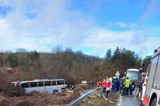Τροχαίο με 8 Έλληνες τουρίστες τραυματίες στη Βουλγαρία! Συγκρούστηκε τουριστικό λεωφορείο με φορτηγό (ΝΕΟΤΕΡΑ - ΦΩΤΟ)