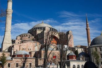 Τουρκία: Επανέρχεται το εισιτήριο εισόδου στην Αγία Σοφία για τους τουρίστες