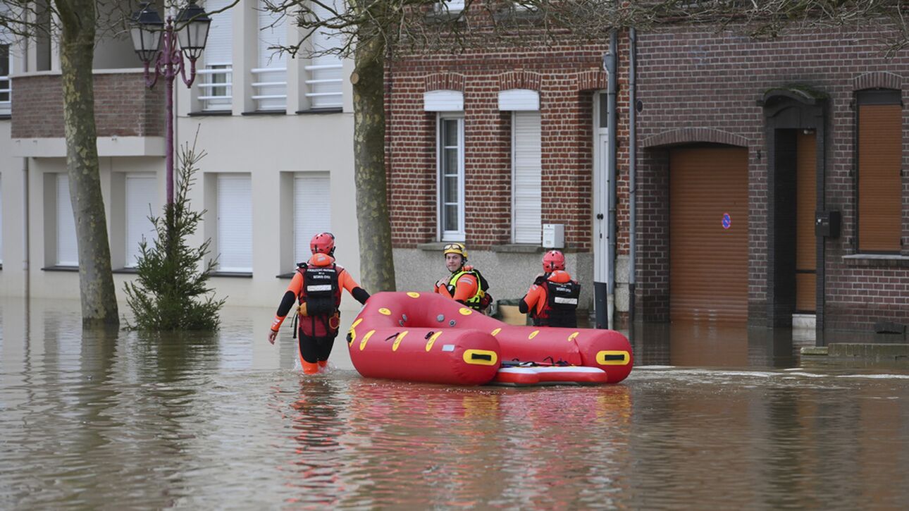 Γαλλία: Έκτακτα μέτρα μετά τις σαρωτικές πλημμύρες