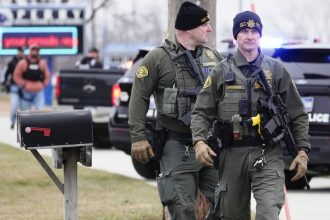 ΗΠΑ: Νεκρός ο δράστης των πυροβολισμών σε σχολείο της Αϊόβα - Πολλοί τραυματίες