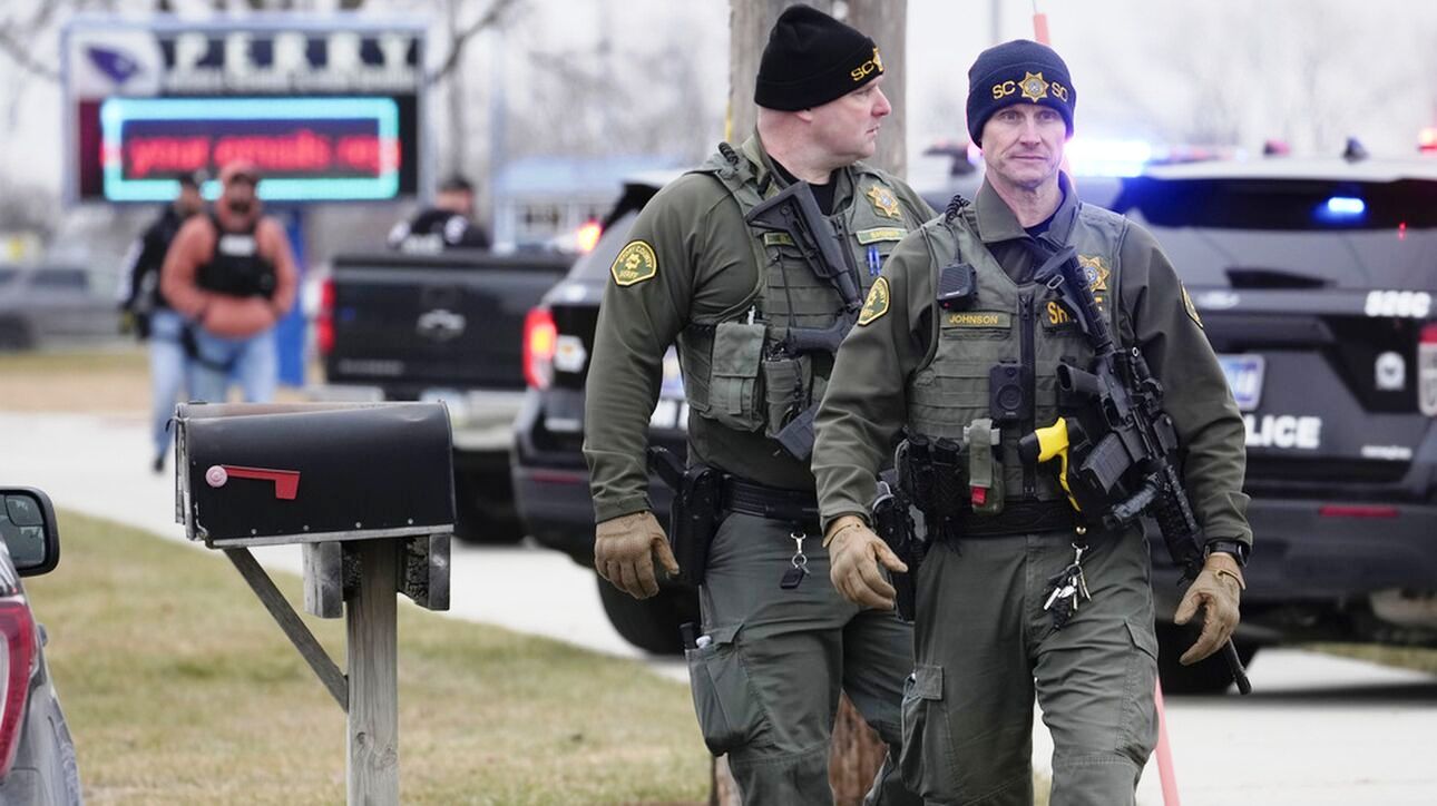 ΗΠΑ: Νεκρός ο δράστης των πυροβολισμών σε σχολείο της Αϊόβα - Πολλοί τραυματίες