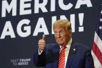 Tραμπ: Ο πρόεδρος της χώρας πρέπει να χαίρει «πλήρους ασυλίας»