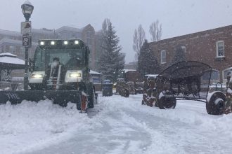 Εκατομμύρια Αμερικανοί αντιμέτωποι με χιονοθύλλες και πλημμύρες