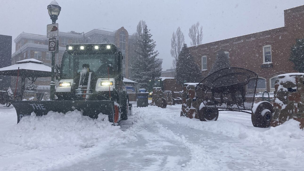 Εκατομμύρια Αμερικανοί αντιμέτωποι με χιονοθύλλες και πλημμύρες
