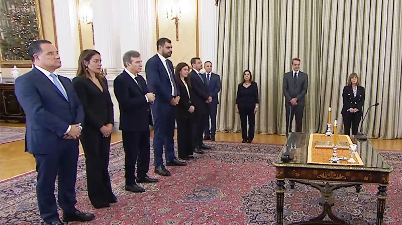 Ορκίστηκαν οι νέοι υπουργοί και υφυπουργοί της κυβέρνησης (ΦΩΤΟ)