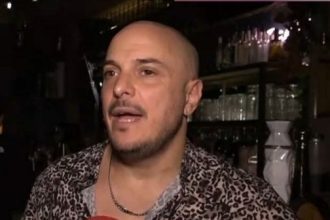 Άκης Δείξιμος: “Όταν έγινε ο γάμος, ο Αντώνης Βαρδής ήταν ανήμπορος να έχει κρίση”