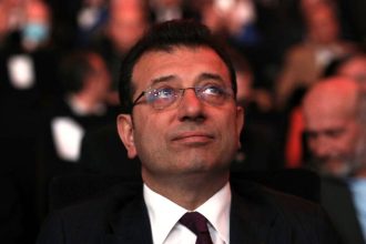 Τουρκία: Ο Ιμάμογλου κατέθεσε την υποψηφιότητά του για τις αυτοδιοικητικές εκλογές