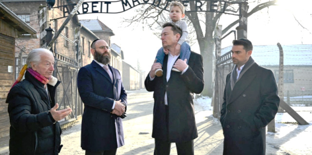 Μετά τις κατηγορίες για αντισημιτισμό, ο Μασκ επισκέφτηκε το Άουσβιτς