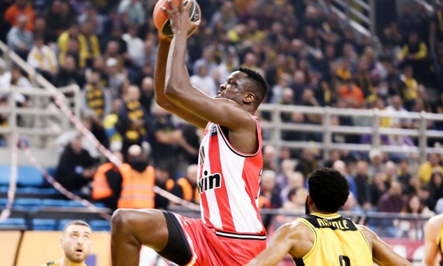 Πρόβλημα με Φαλ στον Ολυμπιακό!