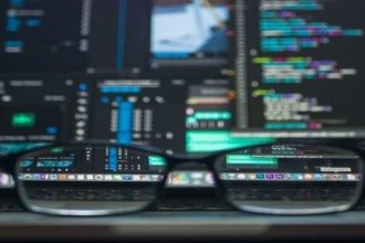 Πώς οι χάκερ μπορούν να στείλουν μηνύματα από το τηλέφωνο σου χωρίς να το γνωρίζεις