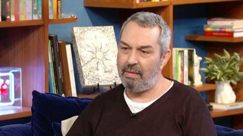 Χρήστος Χατζηπαναγιώτης: Τρόμαξα όταν μου είπε η Δανάη Μπάρκα ότι θα ασχοληθεί με την τηλεόραση