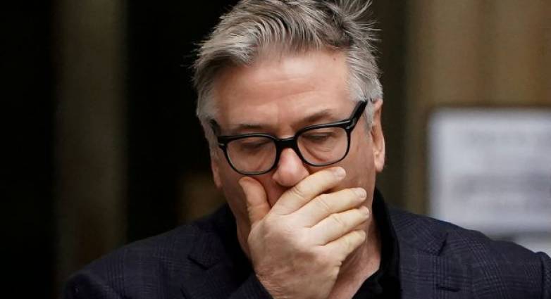 Άλεκ Μπάλντουιν: Εκ νέου αντιμέτωπος με κατηγορία για ανθρωποκτονία από αμέλεια για τον πυροβολισμό στο «Rust»