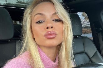 Έγκυος η Βίκυ Κάβουρα