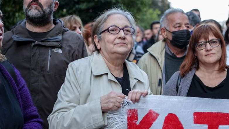Έξωση στη δημοσιογράφο Ιωάννα Κολοβού – Της έσπασαν την πόρτα με πριόνι!