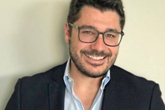 Λάμπρος Κωνσταντάρας: «Επική μπούρδα άκουσα στο Καλύτερα Δε Γίνεται»