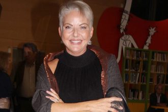 Η Νανά Παλαιτσάκη εξομολογείται: «Ο πρώην σύζυγός μου ενώ ήμασταν παντρεμένοι, αρραβωνιάστηκε με άλλη»