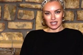 Τζούλια Νόβα: «Έκανε την ανάγκη του στην απέναντι πολυκατοικία, εννοείται πως δεν ξαναβγήκα»