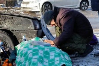 Ντόνετσκ: Στους 25 οι νεκροί από Ουκρανικό βομβαρδισμό σε αγορά