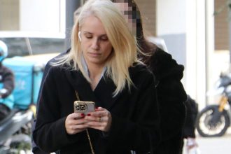 Κατερίνα Παναγοπούλου: Βόλτα χωρίς ίχνος μακιγιάζ στο κέντρο της Αθήνας