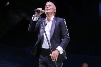 Στέλιος Ρόκκος: Δύσκολες ώρες ξανά για τον τραγουδιστή - Στο νοσοκομείο η μητέρα του με κορονοϊό!