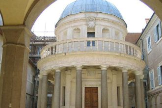 Ιταλία: Συνελήφθη άνδρας που προσπαθούσε να μπει στην πλατεία του Αγίου Πέτρου με μαχαίρι στην τσέπη