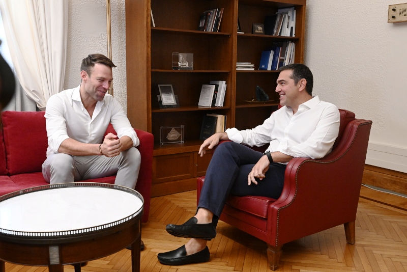 Ο Τσίπρας δεν θα πάει στις Σπέτσες για το κάλεσμα Κασσελάκη - Βαρύ το κλίμα στον ΣΥΡΙΖΑ