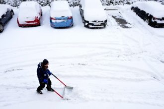 Φινλανδία: Οι πολικές θερμοκρασίες παγώνουν ακόμα και το βραστό νερό