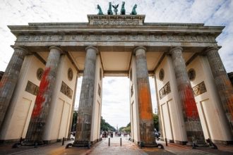 Γερμανία: Κινητοποιήσεις του κλάδου των μεταφορών και διανομών κατά της αύξησης των τιμών των διοδίων