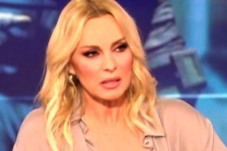 Πέγκυ Ζήνα για Γιώργο Λύρα: “Κατά καιρούς περνάμε κρίσεις στη σχέση μας αλλά έχουμε κάτι που μας ενώνει”