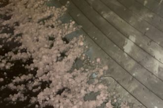 "Ασπρισε" η Κέρκυρα από ισχυρή χαλαζόπτωση - ΒΙΝΤΕΟ