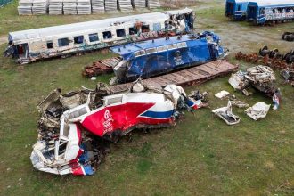 Τέμπη: Αύριο η πρώτη δίκη – Συγγενείς του ελεγκτή διεκδικούν 1 εκατ. ευρώ αποζημίωση