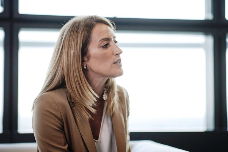 Με την πρόεδρο του ΕΚ, Ρομπέρτα Μέτσολα συναντάται την Τρίτη ο Κυριάκος Μητσοτάκης