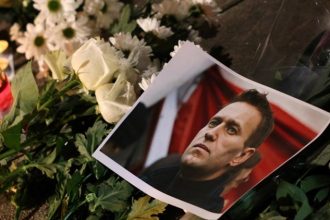 Θρίλερ με την κηδεία του Αλεξέι Ναβάλνι – Η μητέρα του δεν συμφωνεί για μυστική ταφή