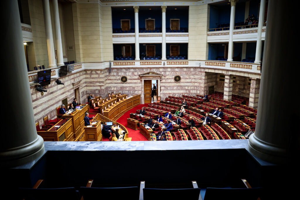 Με αυξημένη πλειοψηφία ψηφίσθηκε το νομοσχέδιο για την αποτροπή της οπαδικής βίας