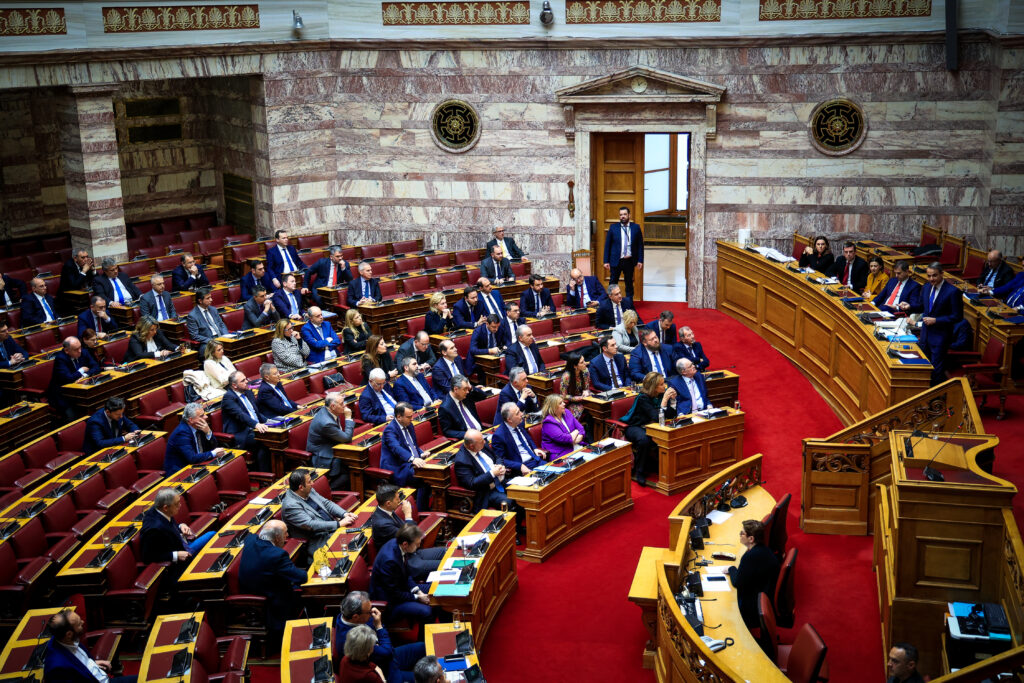 Υπερψηφίστηκε το νομοσχέδιο για το γάμο των ομόφυλων ζευγαριών με 176 ψήφους - Τα «ναι», τα «όχι» και οι απουσίες