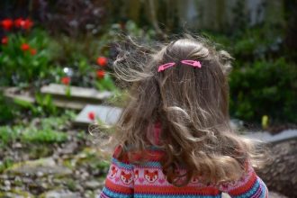 Πατέρας ασελγούσε για 5 χρόνια στις ανήλικες κόρες του - Χειροπέδες και σε παιδόφιλο για βιασμό 6χρονης