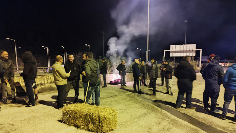 Αποκλεισμός του λιμανιού της Ηγουμενίτσας από αγρότες
