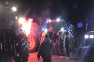 Επεισόδια μεταξύ αγροτών και αστυνομικών - Απέκλεισαν το Τελωνείο των Ευζώνων