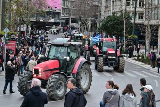 Έφυγαν τα τρακτέρ από την Αθήνα - Στα μπλόκα θα αποφασίσουν οι αγρότες αν θα συνεχίσουν τις κινητοποιήσεις (ΦΩΤΟ)