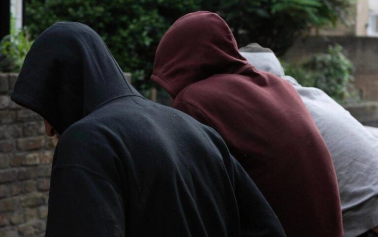 Πάτρα: Συνελήφθησαν οι τρεις ανήλικοι για τον ξυλοδαρμό του 12χρονου μαθητή - Κατασχέθηκε και το κινητό με το βίντεο της επίθεσης