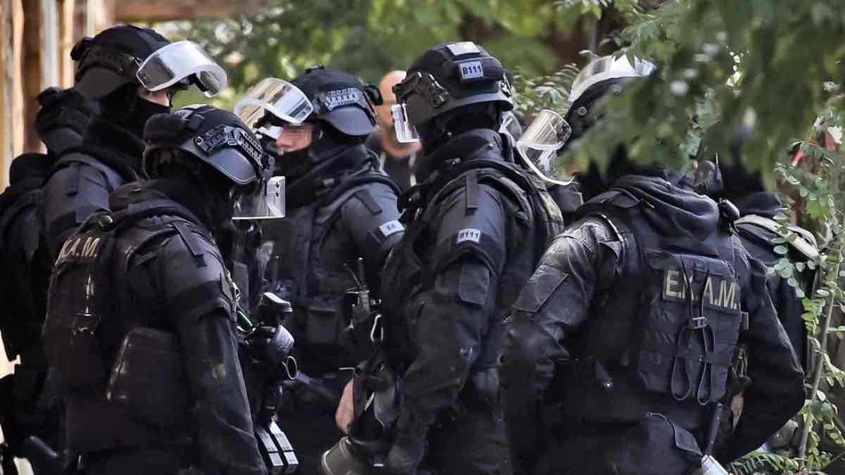 Αντιτρομοκρατική: Επιχείρηση σε Αθήνα και δύο φυλακές της επαρχίας - Οκτώ άτομα στο μικροσκόπιο για τρία χτυπήματα