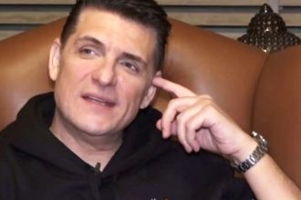 Χρίστος Αντωνιάδης: “Με τη γυναίκα μου έχουμε μεγάλη διαφορά ηλικίας, εγώ είμαι 53 χρονών”