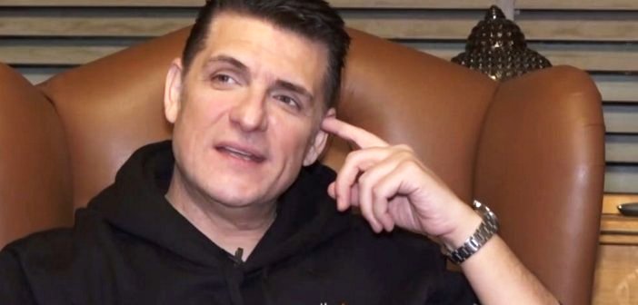 Χρίστος Αντωνιάδης: “Με τη γυναίκα μου έχουμε μεγάλη διαφορά ηλικίας, εγώ είμαι 53 χρονών”