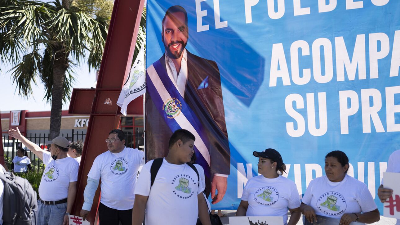 Ελ Σαλβαδόρ: Μαζική ψήφος εμπιστοσύνης στον Μπουκέλε, τον «αρχιτέκτονα της αλλαγής»