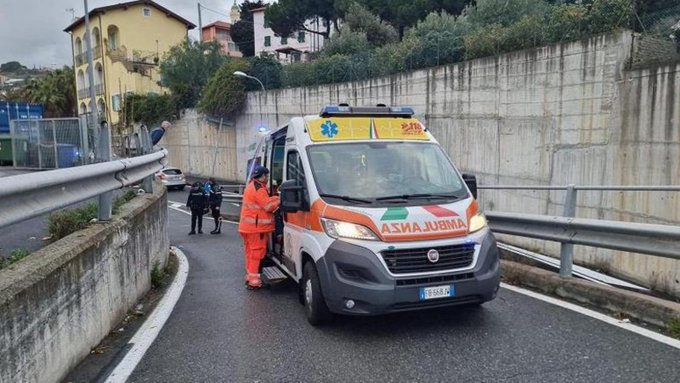 Ιταλία: Φορτηγό παρέσυρε και σκότωσε 17χρονο - Σοβαρά τραυματισμένη η αδερφή του