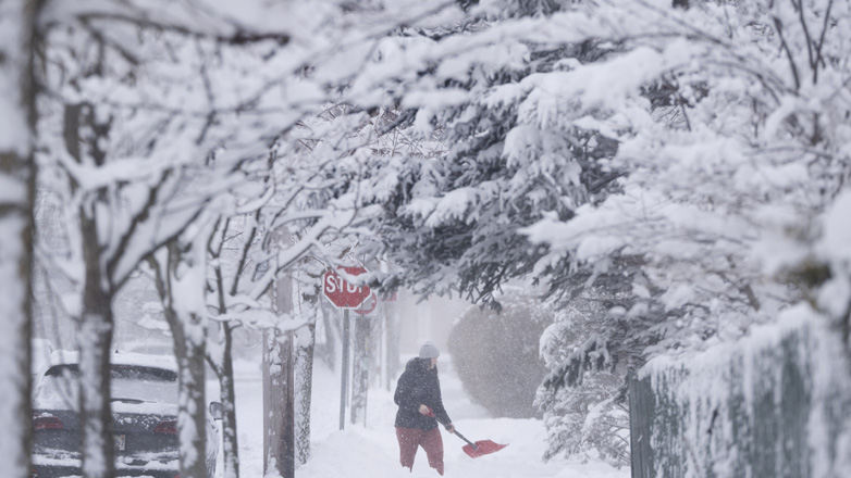 «Ιστορική» χιονοθύελλα παραλύει τον Καναδά